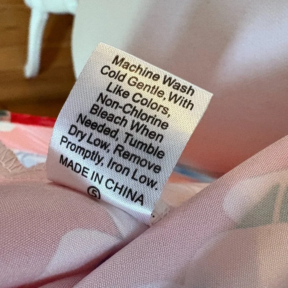 Ladies' Hawaiian Button Down Shirts, Bundle of 2, Size L - Picture 13 of 14